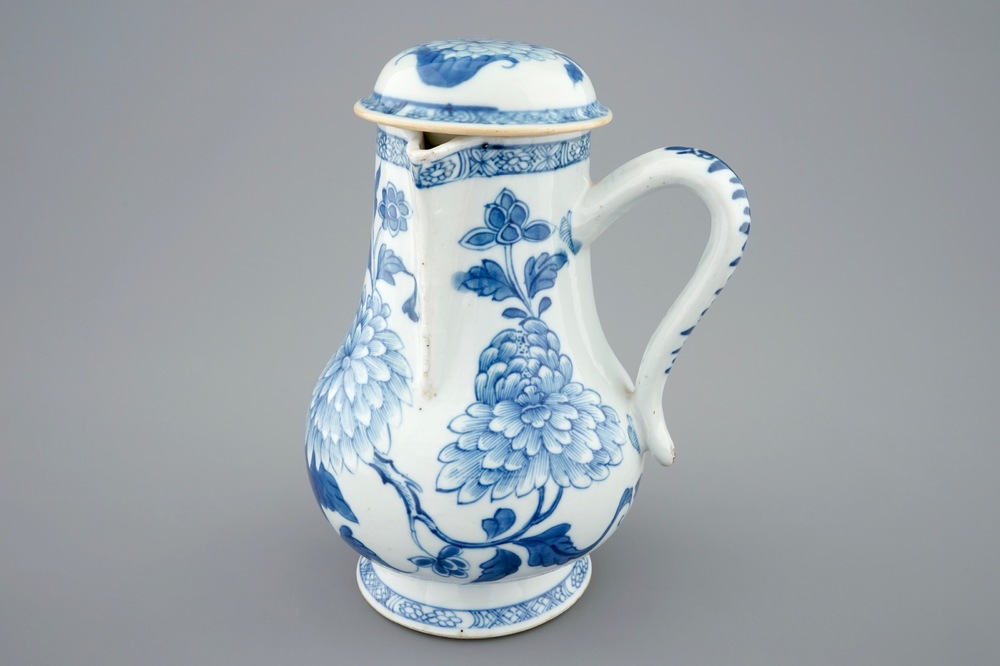 A Chinese blue and white jug with cover, Kangxi